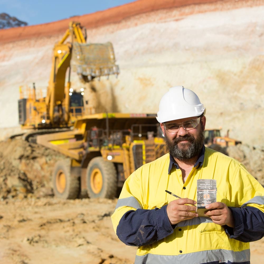 Perth mining photography: Miner in Gold pit